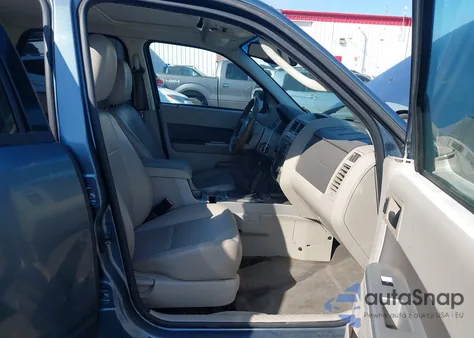 2010 Ford Escape Xlt from USA, damaged, VIN 1FMCU9DG0AKC23685